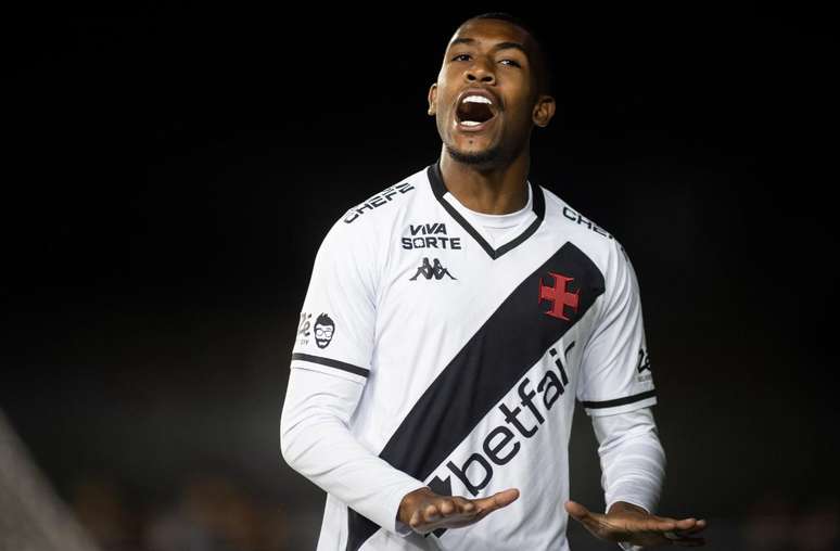 Rayan scored Vasco's goal in the first half against Cruzeiro -