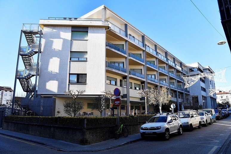 Quando foi anunciado que Branyas era a pessoa mais velha do mundo, a atenção da mídia se voltou para ela. Esta foto foi tirada em janeiro de 2023 e mostra a residência para idosos onde ela morava, em Olot, perto de Barcelona.