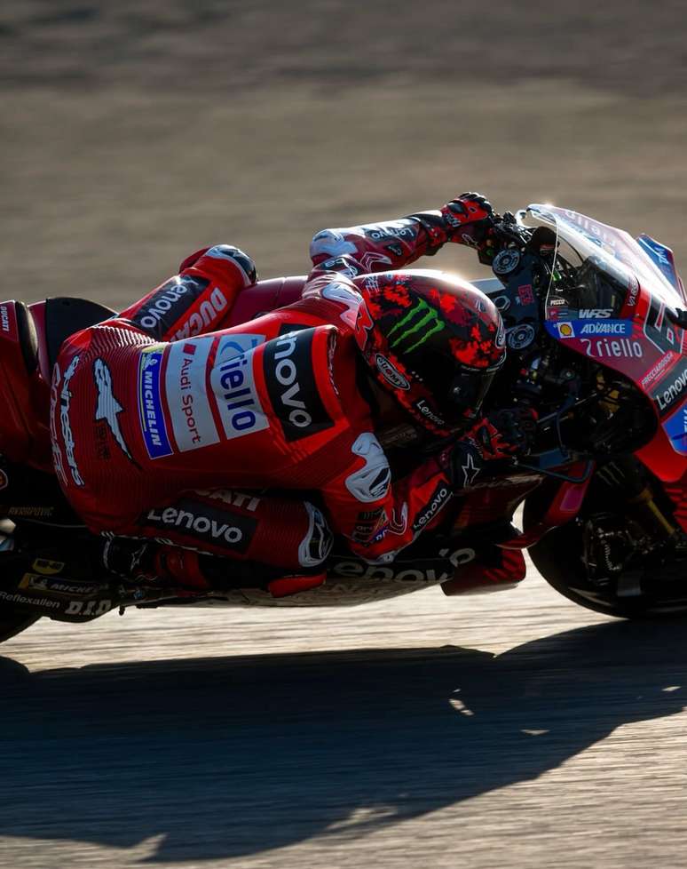 Bagnaia crava pole em Motegi