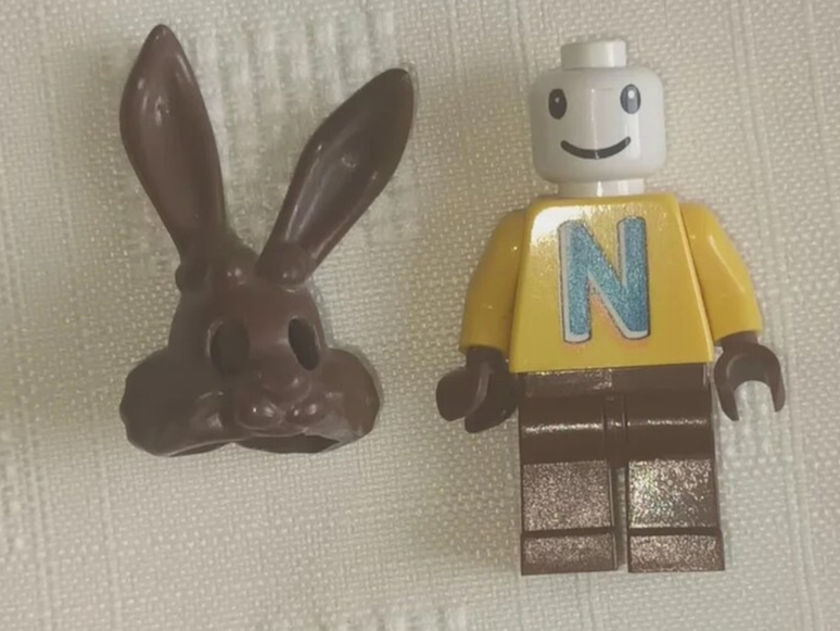 Lego Fan sewn old things and finds a Nesquik doll of over 20 years and very precious