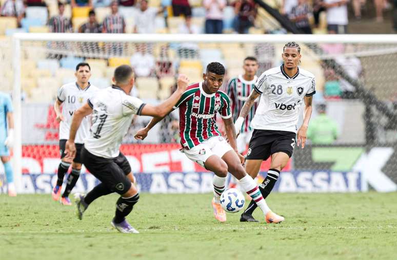 Fluminense vence o Botafogo no Maracan&atilde; &ndash;
