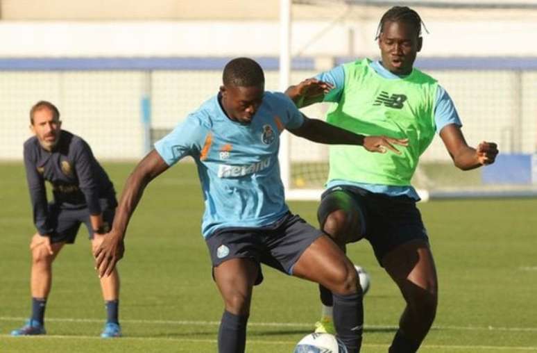 Jogadores do Porto durante treinamento da equipe / Jogada10