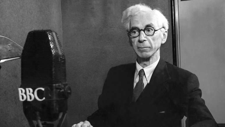 O filósofo britânico Bertrand Russell estava entre as personalidades que assinaram um artigo publicado no jornal The Times, defendendo a descriminalização de atos homossexuais, em 1958 O filósofo britânico Bertrand Russell estava entre as personalidades que assinaram um artigo publicado no jornal The Times, defendendo a descriminalização de atos homossexuais, em 1958