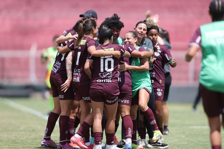 Festa das jogadoras da Ferroviária com vitória contra o Santos