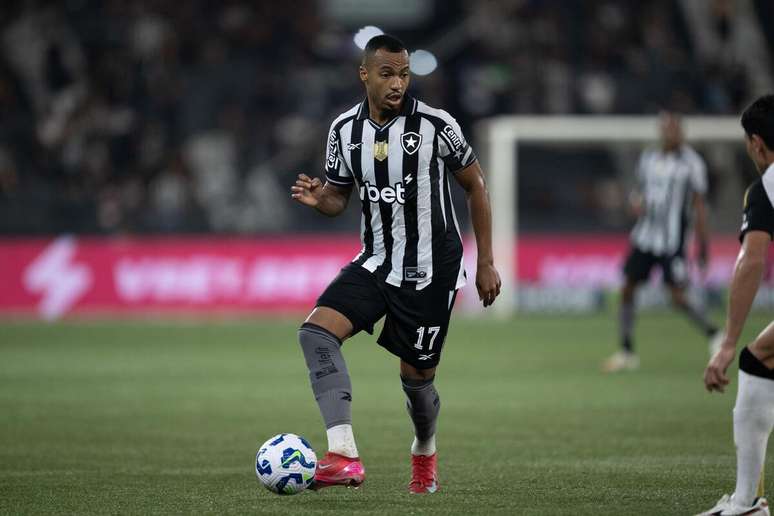 Marlon Freitas (Botafogo) durante jogo contra o Atlético-MG, no dia 21.09.2025 