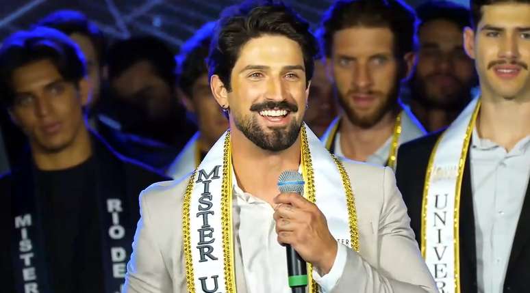 O Mister Brasil Universo 2025, João Leone, no discurso de agradecimento após a vitória no concurso