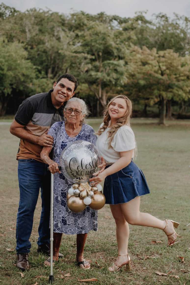 Rhichard Magalhães e Cyanne Stily entraram na justiça para conseguir aposentar dona Celeste Rhichard Magalhães e Cyanne Stily entraram na justiça para conseguir aposentar dona Celeste