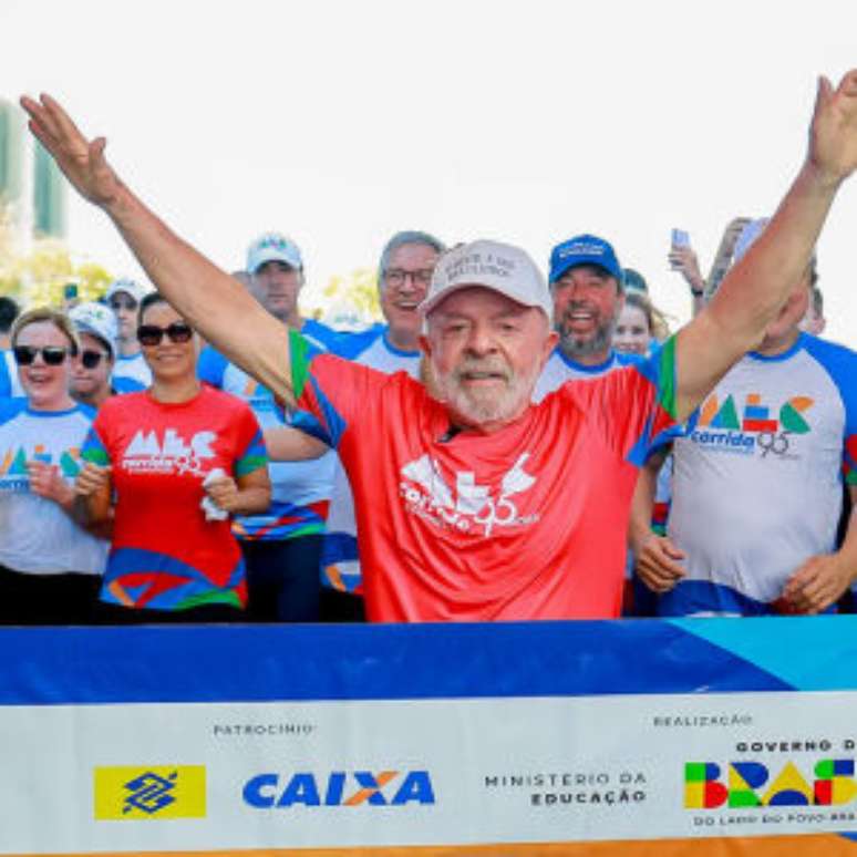 Lula participa da Corrida e Caminhada MEC 95 Anos Lula participa da Corrida e Caminhada MEC 95 Anos