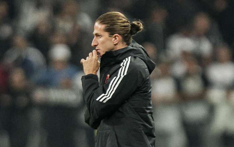 Filipe Luís observa o comportamento do Flamengo contra o Corinthians – Filipe Luís observa o comportamento do Flamengo contra o Corinthians –