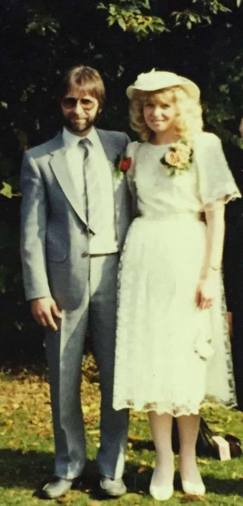 Dave Gilmore e Kate no seu casamento, em 1986 Dave Gilmore e Kate no seu casamento, em 1986