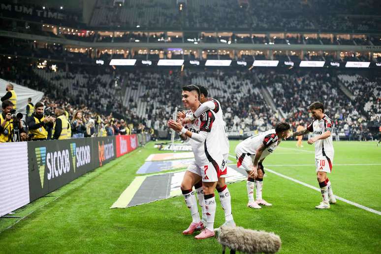 Flamengo vira pra cima do Corinthians, na Neo Química Arena – Flamengo vira pra cima do Corinthians, na Neo Química Arena –