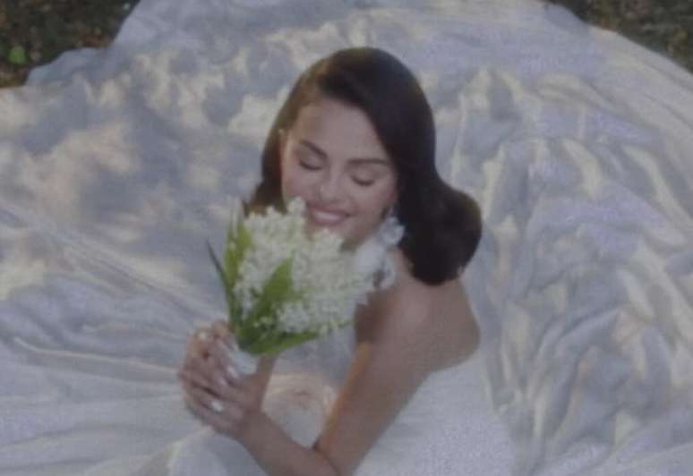 From Selena Gomez to Birolli: see 4 famous wedding dresses