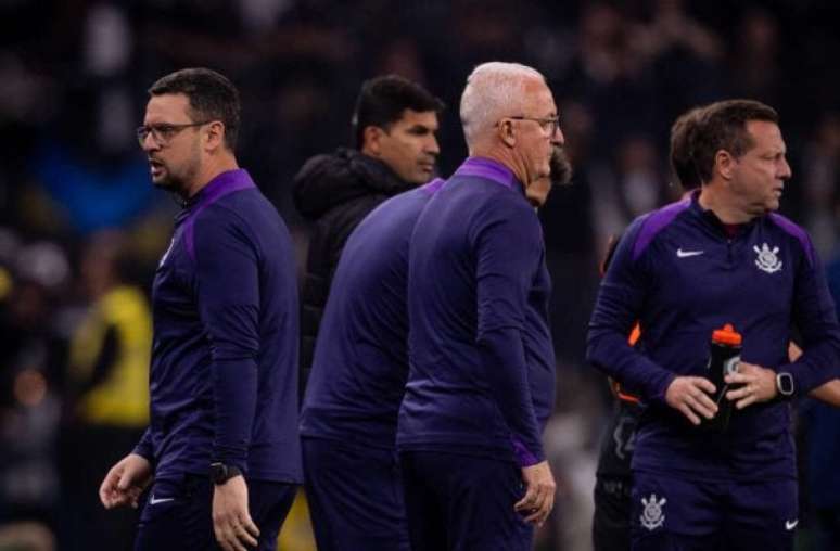 Dorival criticizes the arbitration after the defeat and starts in defense of Yuri Alberto
