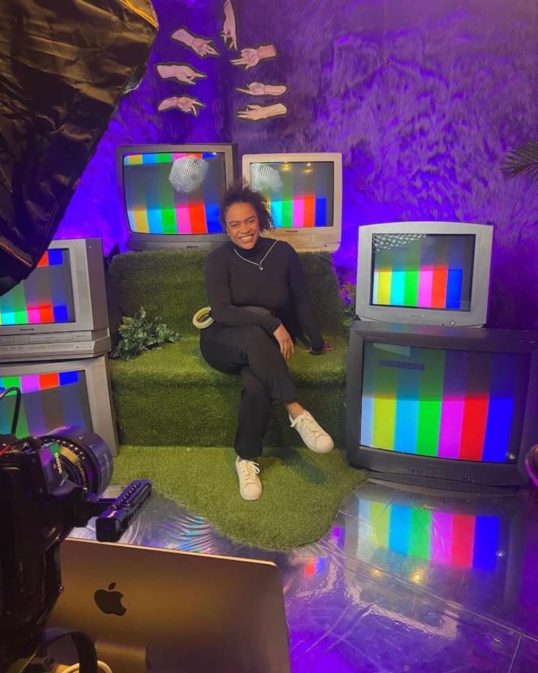 Desde 2018, a diretora vive em LA e desenvolve sua carreira internacional