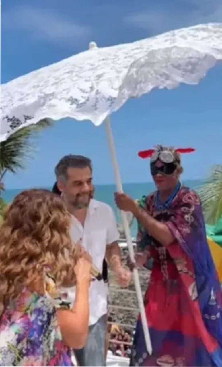 Wagner Moura e Daniela Mercury durante protesto em Salvador&nbsp;