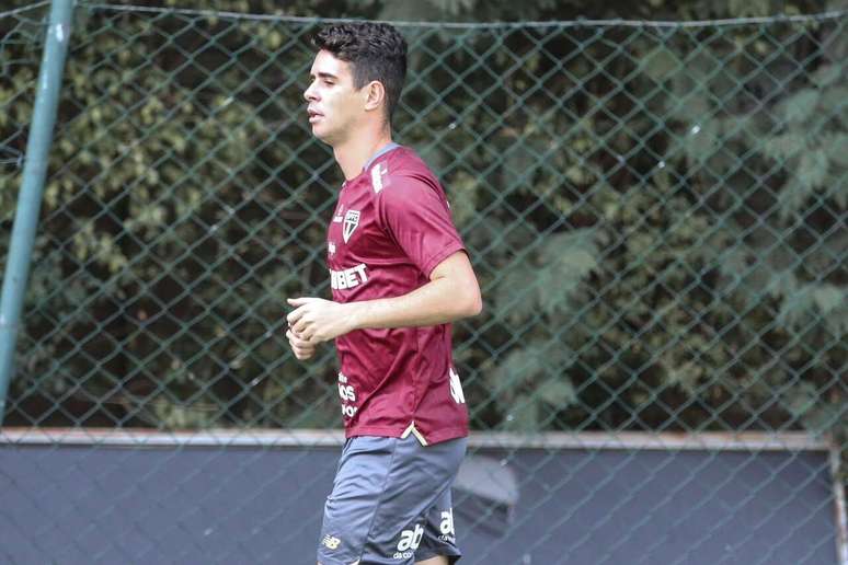 Oscar vem treinando no S&atilde;o Paulo, mas ainda n&atilde;o voltou a atuar &ndash;