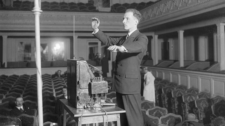 O m&uacute;sico Leon Theremin foi o inventor do dispositivo de espionagem