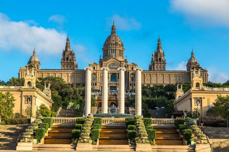 O Museu Nacional d&rsquo;Art de Catalunya (MNAC) abriga uma cole&ccedil;&atilde;o impressionante de arte rom&acirc;nica, g&oacute;tica e renascentista (