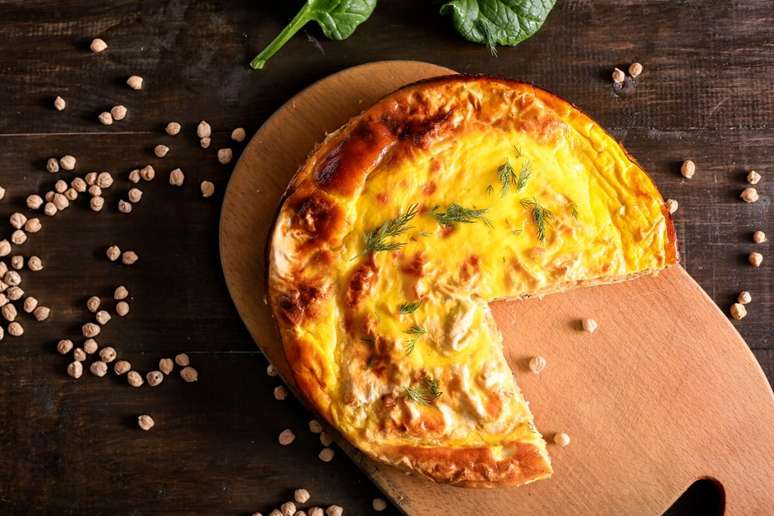 Chickpea cake, spinach and lentils 
