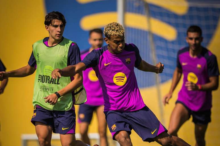 Lamine Yamal durante treinamento do Barcelona &ndash;