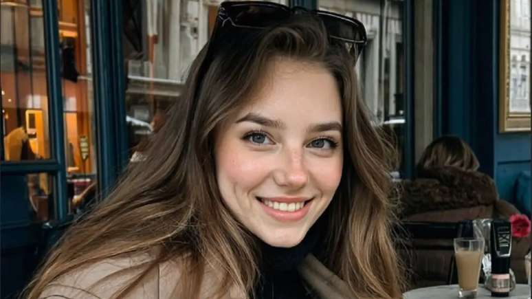 Conheça a 'atriz virtual' criada por inteligência artificial que está causando polêmica em Hollywood (Reprodução/Instagram)