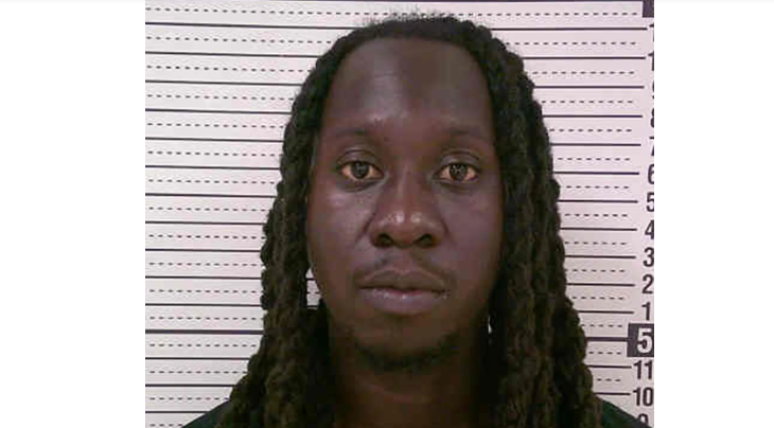 Criança salva mãe de cárcere privado após entregar bilhete a motorista do ônibus escolar