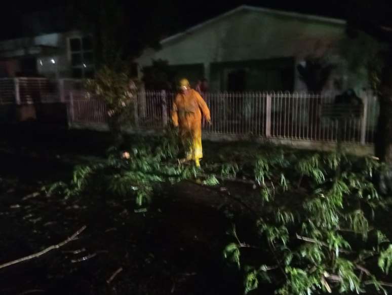 Ruas ficaram inundadas devido ao forte temporal no oeste de Santa Catarina 