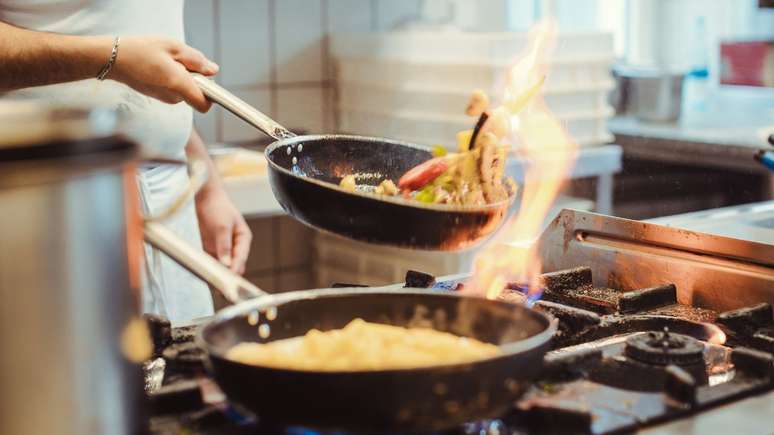 Inspiring gesture: the chef prepares the latest requests of those who are at the end of life