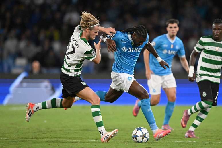 Anguissa foi bem pelo Napoli diante do Sporting &ndash; Francesco Pecoraro/Getty Images)