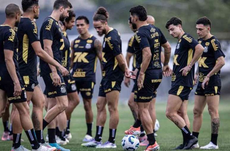 Neymar realizou trabalhos na fisioterapia do clube –