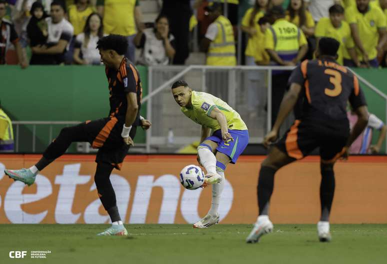 Vanderson foi titular da lateral-direita contra a Col&ocirc;mbia &ndash;