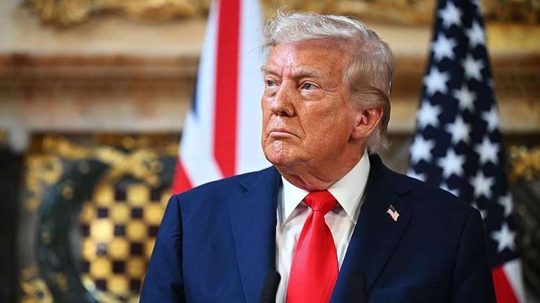 Trump disse que poderia fazer 'coisas irreversíveis' se os democratas não chegassem a um acordo com os republicanos no Senado