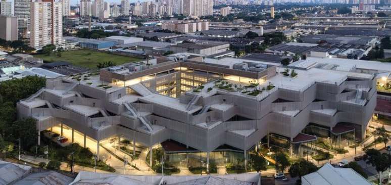 Master Real Estate 2025 Conscious projects made to measure for the future corporate expansion carrier