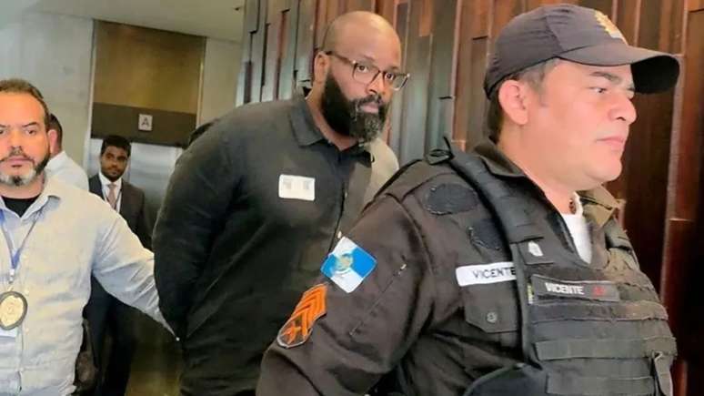 The man passed by a journalist from Globo and is arrested while trying to extort the deputy