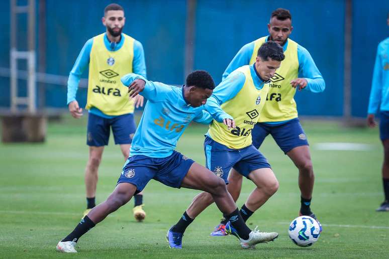Jogadores treinam intensamente para os dois jogos fora de casa –