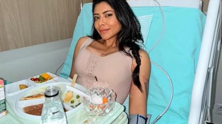 You are in one day! The influencer simultaneously makes Lipo 360, chest and intimate surgery