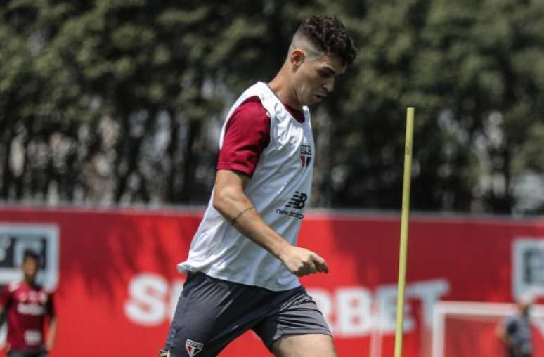 Fotos: Erico Leonan / São Paulo FC - Legenda: Oscar volta aos relacionados após mais de dois meses