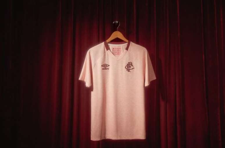 Imagem do novo uniforme do Fluminense para o Outubro Rosa –