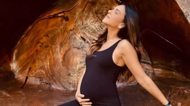Mariana Rios represents the date of the birth of her son: “everything ready”