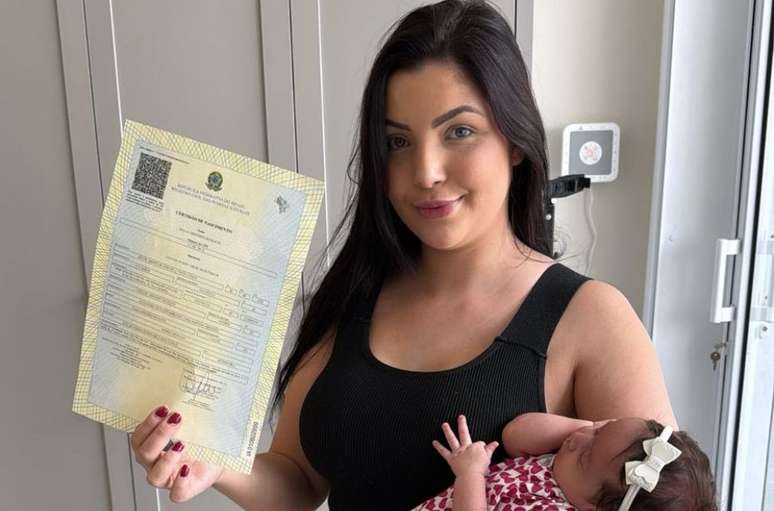 Caroline Aristides Nicolchi conseguiu retificar o nome da filha ap&oacute;s entrar na Justi&ccedil;a