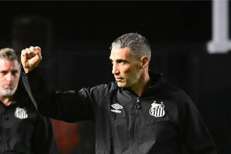 Vojvoda tem quatro jogos pelo Santos até aqui