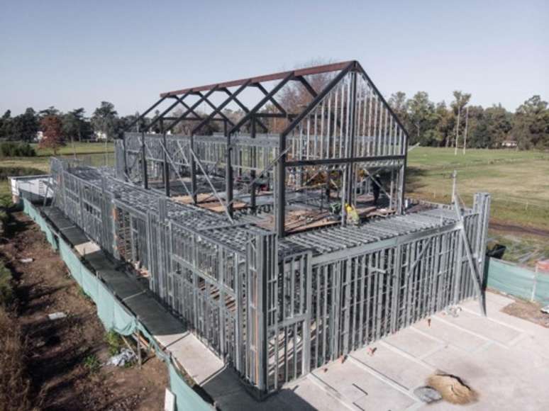 The steel frame has versatility in construction systems