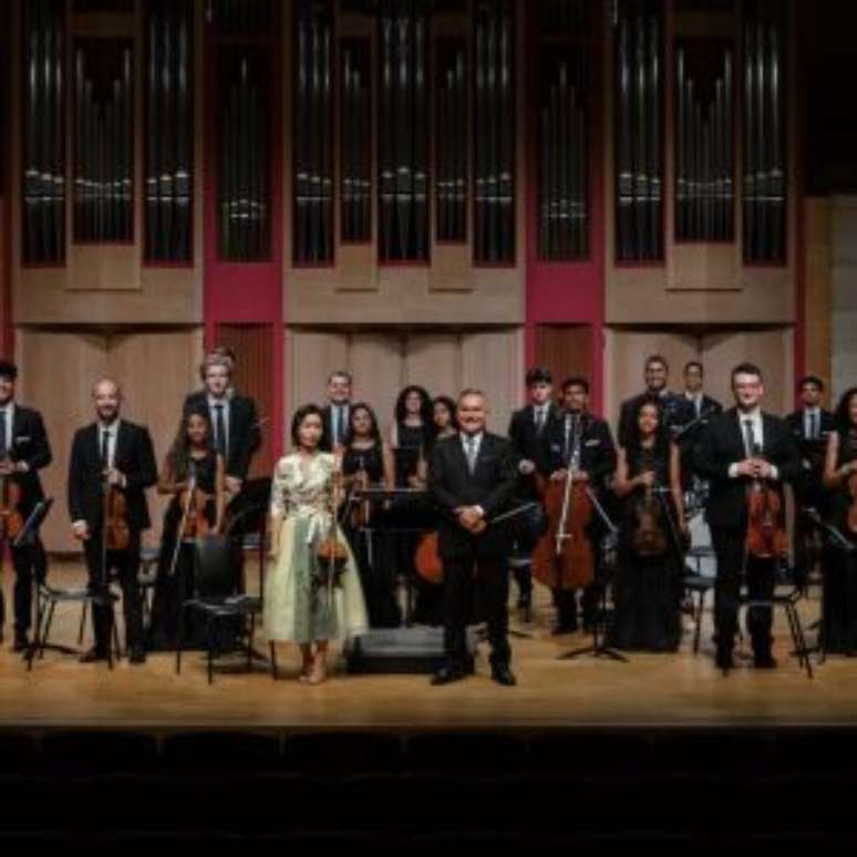 Orquestra Criança Cidadã e Músicos convidados.