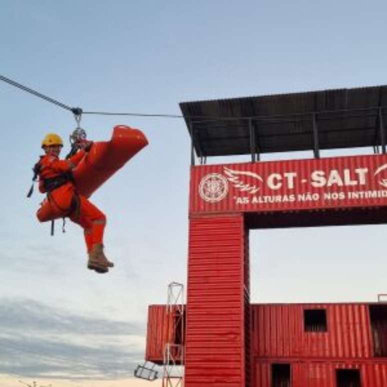 Novo equipamento do Curso de Formação de Bombeiros em Pernambuco.