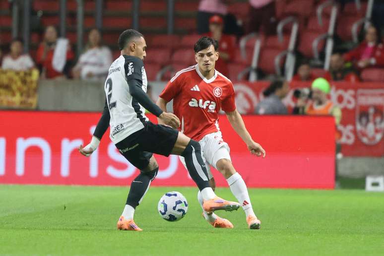 Internacional e Corinthians protagonizaram um jogo quente no primeiro tempo no Beira-Rio –