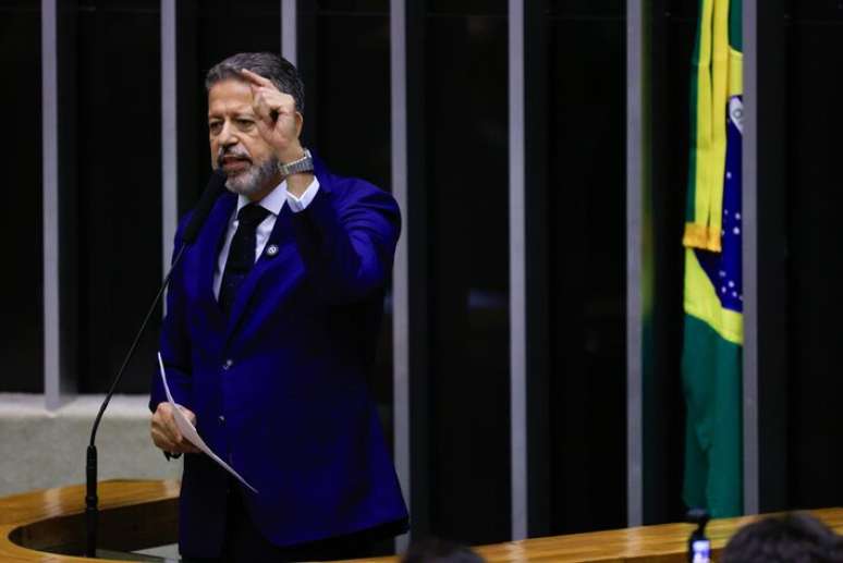 The house approves the exemption of income tax for those who earn up to $ 5,000 and taxation for the richest