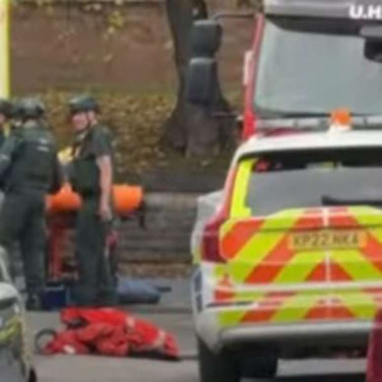 Sinagoga é alvo de ataque em Manchester durante feriado judaico; quatro pessoas ficaram feridas