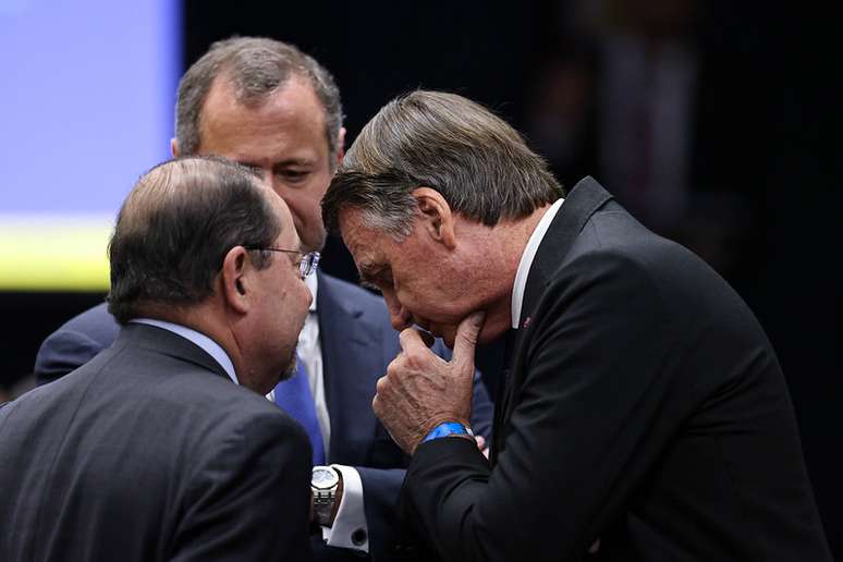 Bolsonaro and his lawyer during the investigation into the criminal case that led to his conviction by the STF