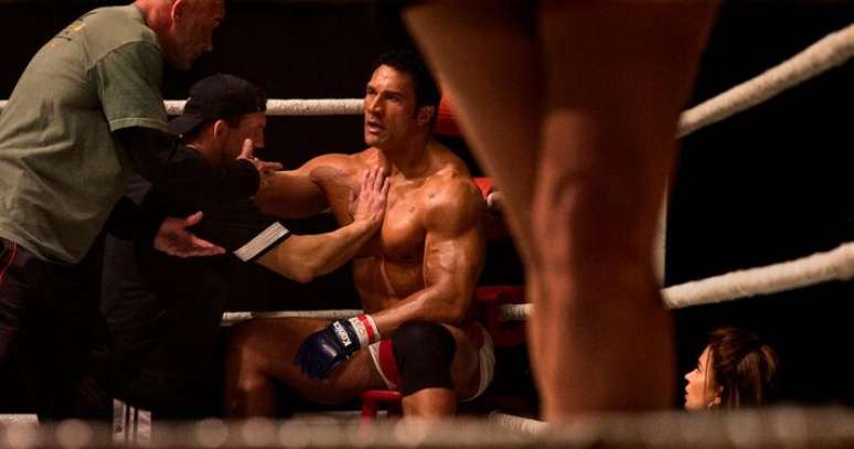 Dwayne "The Rock" Johnson vive o lutador Mark Kerr em 'Coração de Lutador - The Smashing Machine'