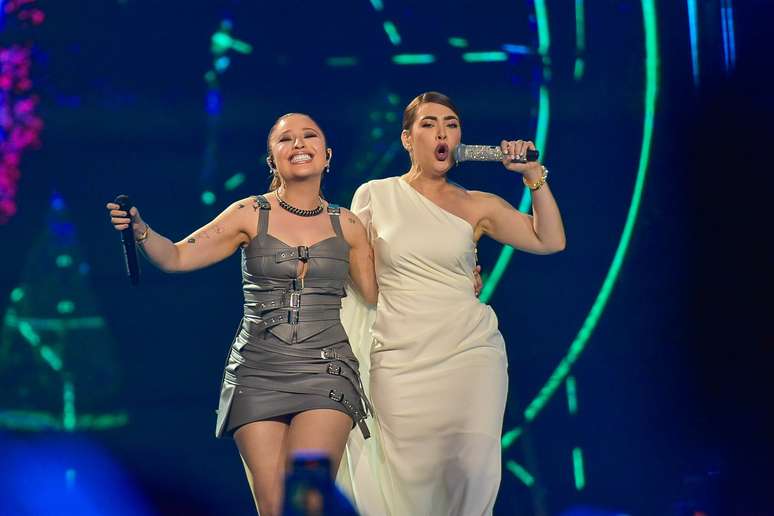 Mari Fernandez e Naiara Azevedo 